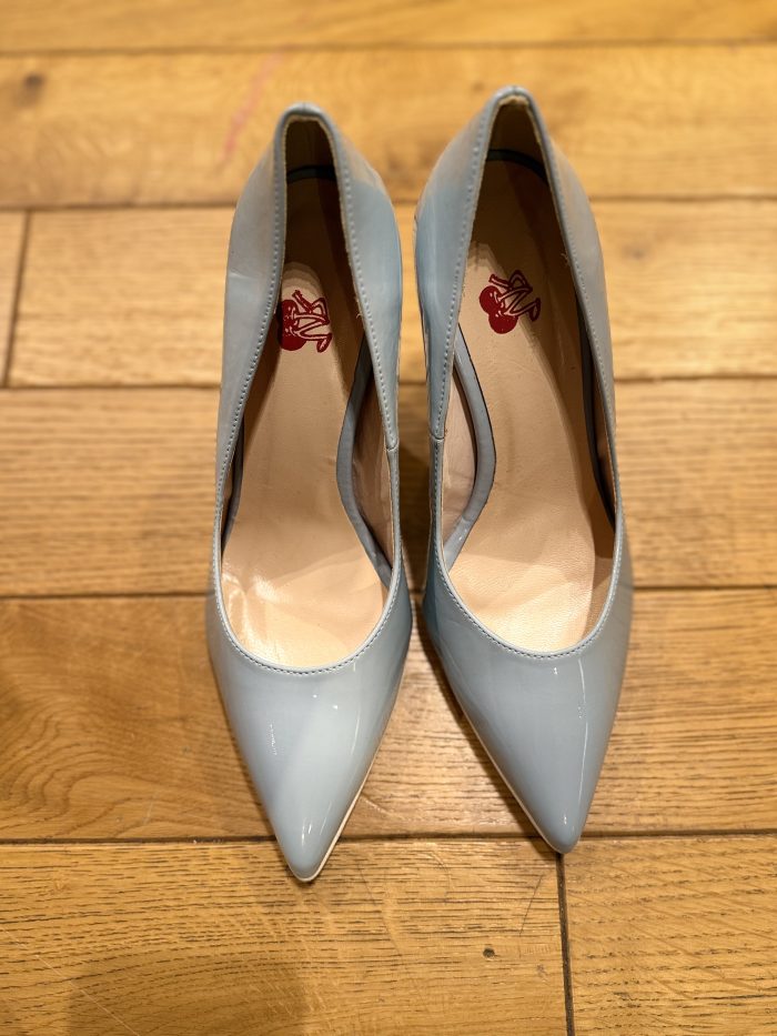 Blue shade elagent pointed toe high heels